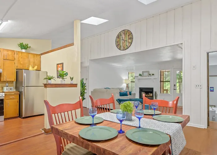 Charming 4bd With Bbq & Backyard - Near Fsu, A&m