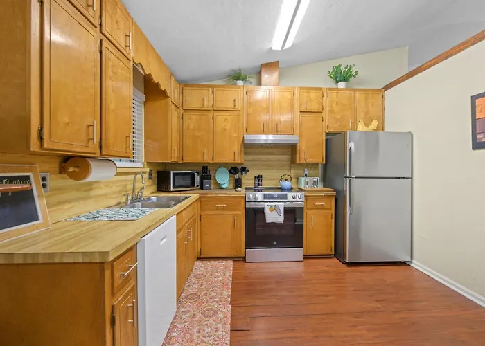 Charming 4bd With Bbq & Backyard - Near Fsu, A&m *